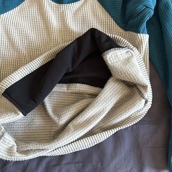 Melanzana Hoodie - Picture 4 of 5